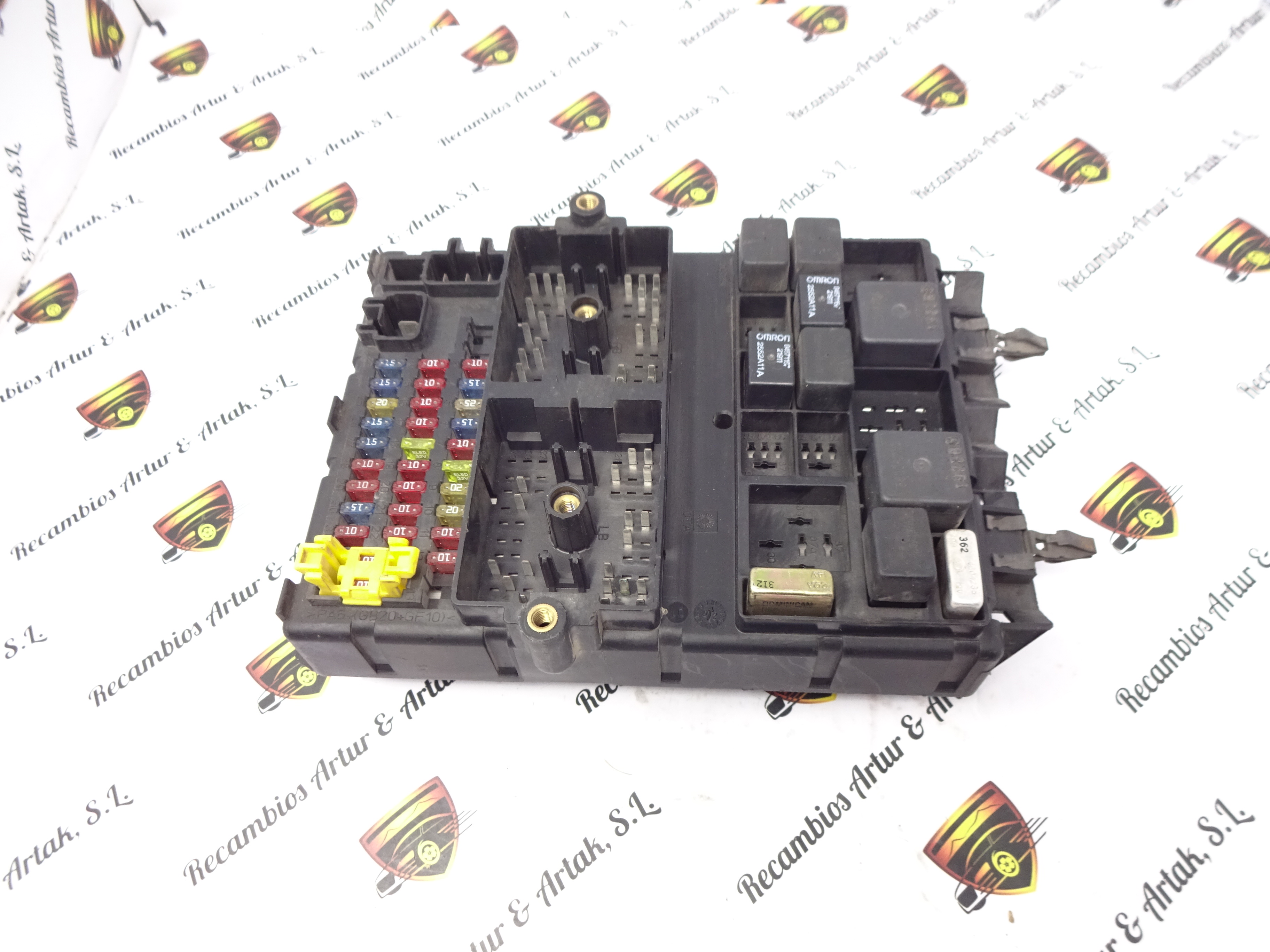 Caja de fusibles JEEP GRAND CHEROKEE P56050231AD