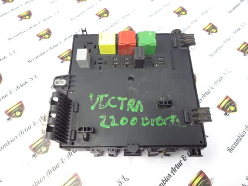 Caja de fusibles Opel Signum 13112913 AT 13112913AT 519048029 