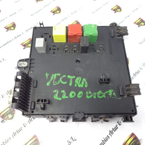 Caja de fusibles Opel Signum 13112913 AT 13112913AT 519048029 