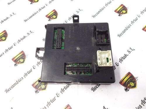 Caja de fusibles RENAULT LAGUNA 8200413964 8200346814 8200447435 
