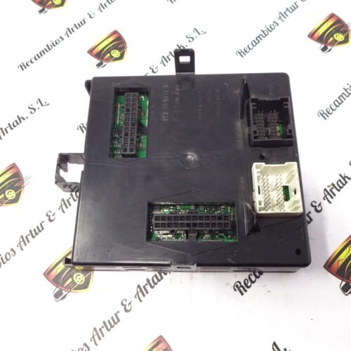 Caja de fusibles RENAULT LAGUNA 8200413964 8200346814 8200447435 