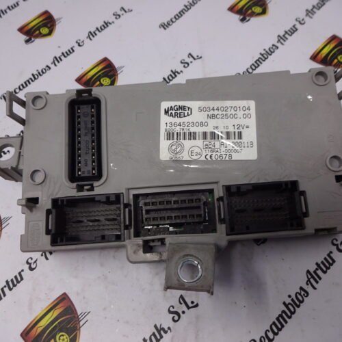 Caja de fusibles PEUGEOT BOXER CITROEN JUMPER FIAT DUCATO 503440270104 1364523080