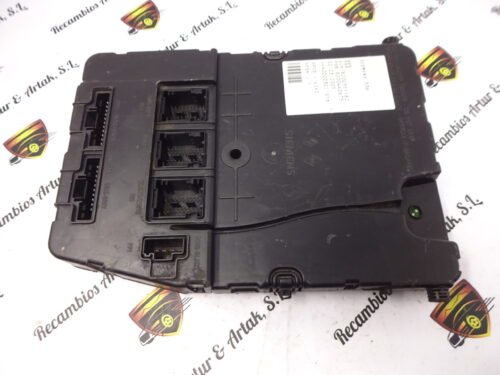 Caja de fusibles RENAULT Megane 8200351182 S118400150J 8200440675