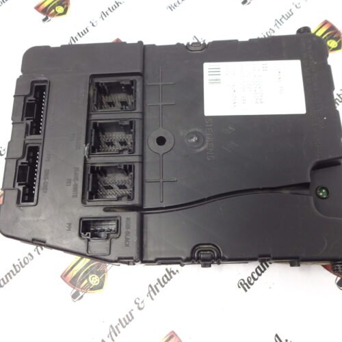 Caja de fusibles RENAULT Megane 8200412548 S118400150F 8200546259