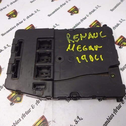 Caja de fusibles Renault Megane S118400320D 8200309691 S118400320 D