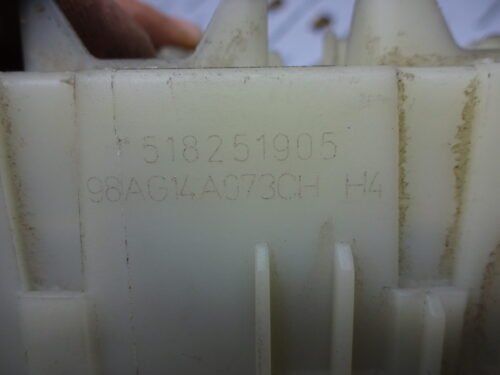 Caja de fusibles Ford Focus 98AG14A073CH 518251905