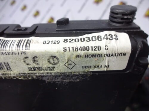 Caja de fusibles Renault Megane 8200306433 S118400120C 8200280929