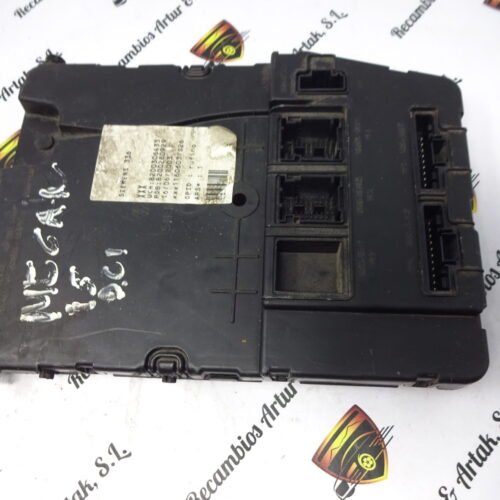 Caja de fusibles Renault Megane 8200306433 S118400120C 8200280929