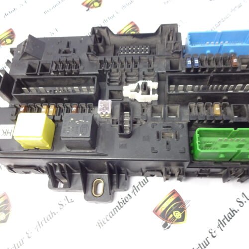 Caja de fusibles Opel Astra H Zafira B 13206762 HK 13206762HK 5DK008669-32