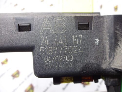 Caja de fusibles OPEL Vectra C Signum 24443147 AB 24443147AB 518777024 13120953