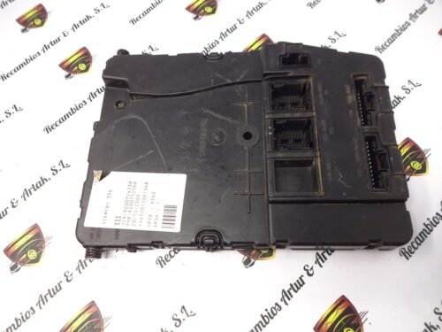 Caja de fusibles Renault Megane 8200724338 S118400140I S118400140 I 8200712566