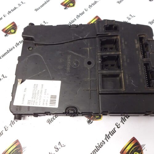 Caja de fusibles Renault Megane 8200724338 S118400140I S118400140 I 8200712566
