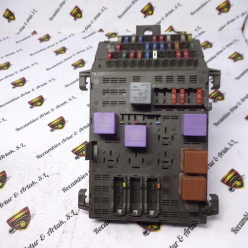 Caja de fusibles Renault Laguna 7700427844A 7700427844-A