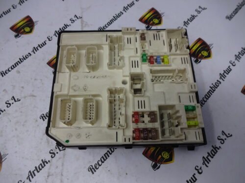 Caja de fusibles RENAULT MASTER OPEL 284B64474RA 284B64474R-A USM-2010