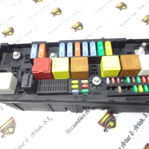 Caja de fusibles OPEL VECTRA 13240247JJ 13240247 JJ 519181101