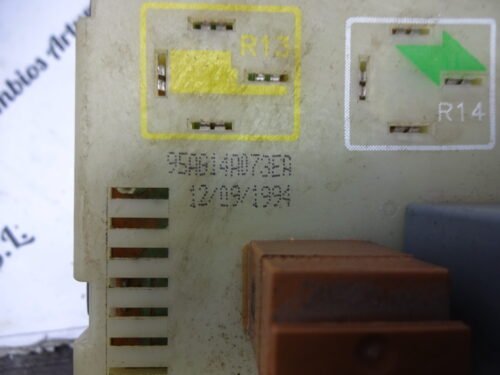 Caja de fusibles FORD Escort 95AG14A073EA