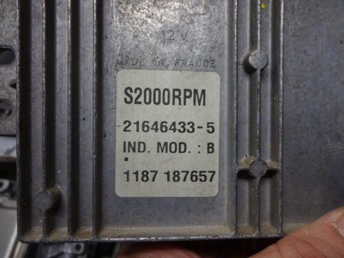 Centralita del motor RENAULT CLIO 8200153840 8200153834