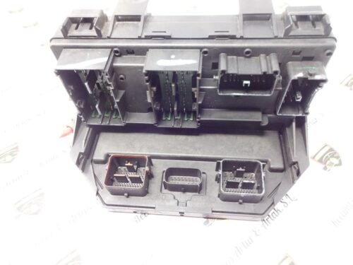 Caja de fusibles Dodge Chrysler RT Caravan 56049720AT RTB0CC04E7