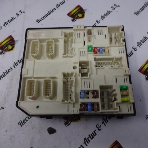 Caja de fusibles RENAULT USM-2010 284B66645R-A 284B66645RA