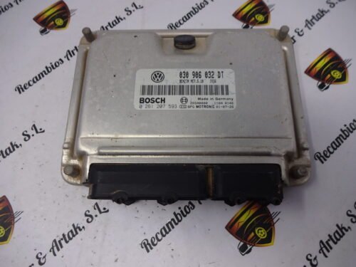 Centralita del motor VW Polo 0261207593 030906032DT  