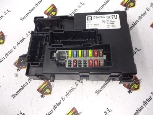 Caja de fusibles OPEL MERIVA 13349932 FU 13349932FU