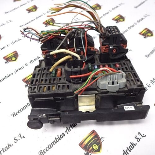 Caja de fusibles Citroen Peugeot S118983004J S118983004 J 9656086380 BSM-L04-00