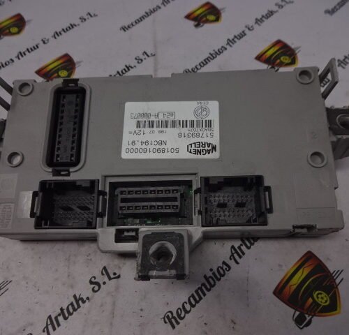 Caja de fusibles Fiat CROMA 51789318 501890160000 NBC194.91