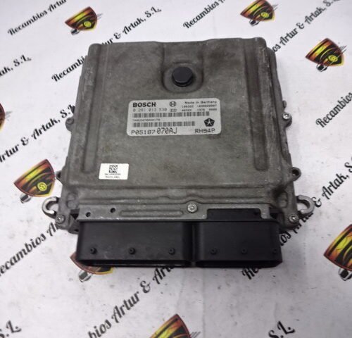 Centralita de motor Chrysler Voyager 0 281 013 530 0281013530 P05187070AJ Bosch