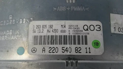 Cuadro de instrumentos Mercedes S-Klasse W220 A2205408211 0263605182 Q03
