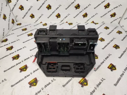Caja de fusibles  Chrysler Grand Voyager  04692290AC