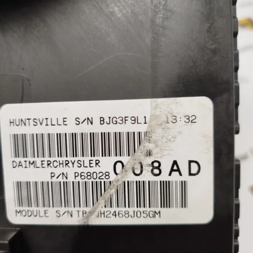 Caja de fusibles CHRYSLER SEBRING P68028008AD P68028 008AD