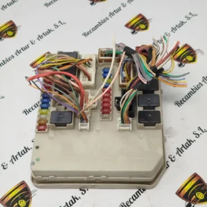 Caja de fusibles Renault Modus Clio 233293C 1868 4G23