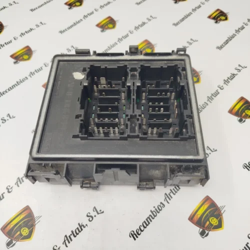 Caja de fusibles FORD FIESTA H1BT14D068AG H1BT-14D068-AG 9690209383