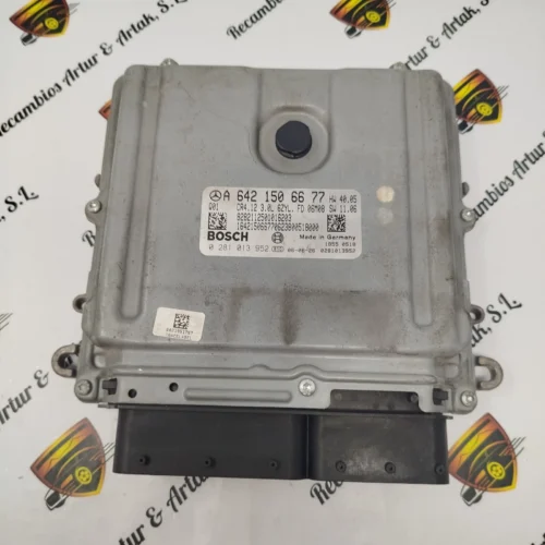 Centralita del motor MERCEDES-BENZ CLASE R W251 0281013952 A6421506677
