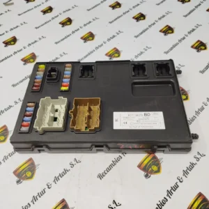 Caja de fusibles Ford Transit 8C1T-14A073-BD 8C1T14A073BD 5WK48947N