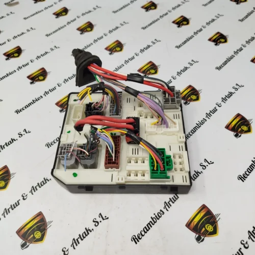 Caja de fusibles RENAULT 284B62069R 284B62069R USM-2010
