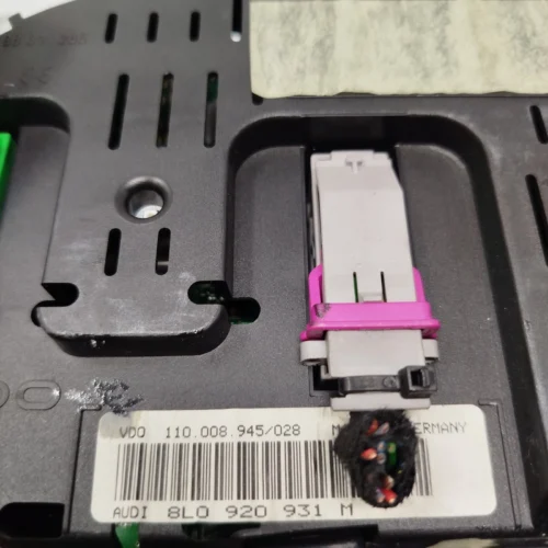 Cuadro de instrumentos Audi A3 8L0920931M VDO 110008945028