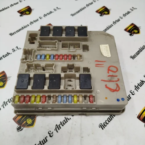 Caja de fusibles Renault Modus Clio 674660B 674 660B Caja de fusibles Renault Modus Clio 674660B 674 660B