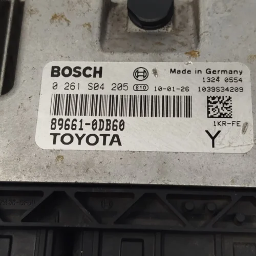 Centralita del motor TOYOTA YARIS 0261S04205 896610DB60 89661-0DB60