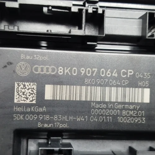 Unidad de confort AUDI 8K0907064CP HELLA 5DK009918-83