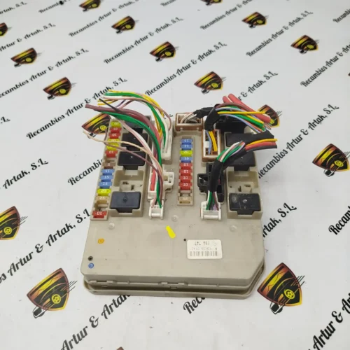 Caja de fusibles Renault Clio Modus 194747 194 747