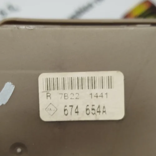 Caja de fusibles Renault Clio Modus 674654A 674 654A