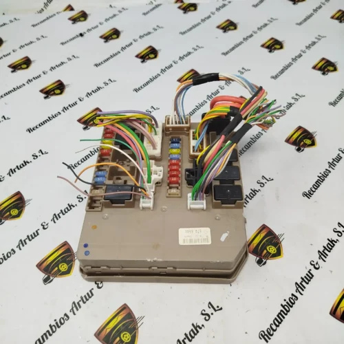 Caja de fusibles Renault Clio Modus 674654A 674 654A