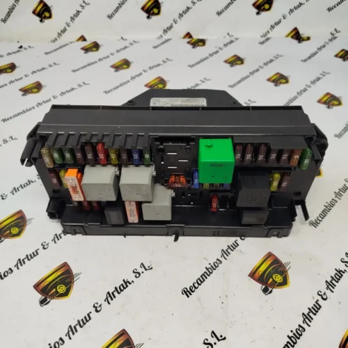 Caja de fusibles SAM Mercedes C W204 A2045450369 A2045450769 A2044423900 A2044424000 F005V00836