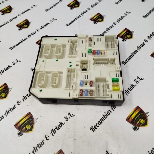Caja de fusibles RENAULT KANGOO USM-2010 284B66645R
