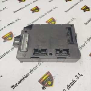 Caja de fusibles BCM RENAULT TRAFIC OPEL VIVARO 284B10847R BCM T4 L4VS