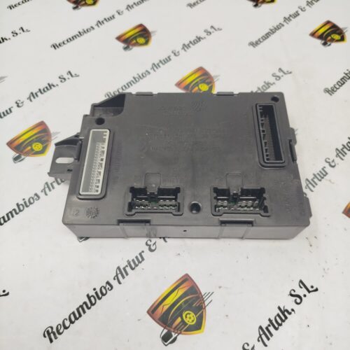 Caja de fusibles BCM RENAULT TRAFIC OPEL VIVARO 284B10847R BCM T4 L4VS