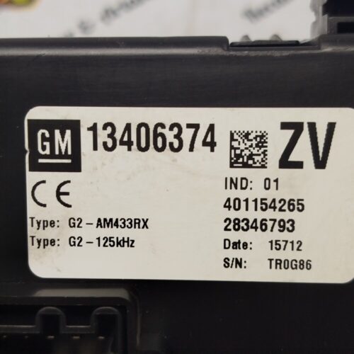 Caja de fusibles Opel Meriva B 13406374ZV 13406374 ZV 28346793