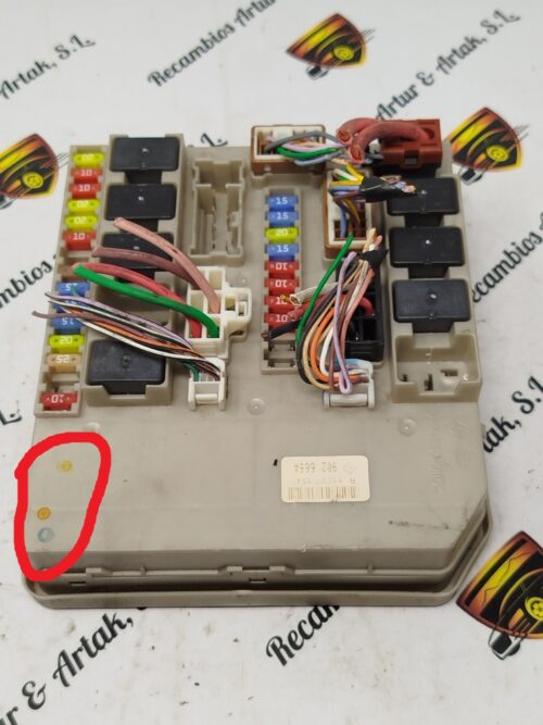 Caja de fusibles Renault Modus Clio 8200902665A 902665A
