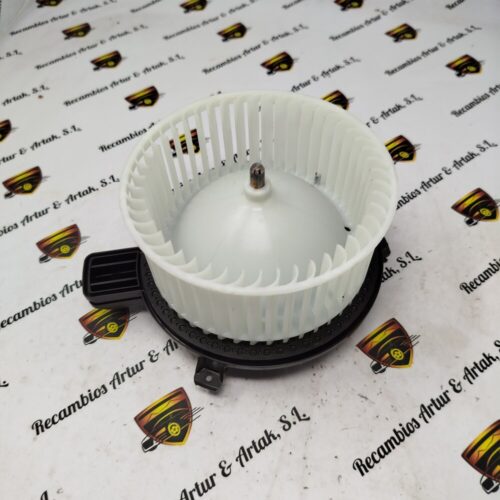 IMG_20261014_130341 Motor Calefacción Ventilación Porsche Macan AUDI 85B820021